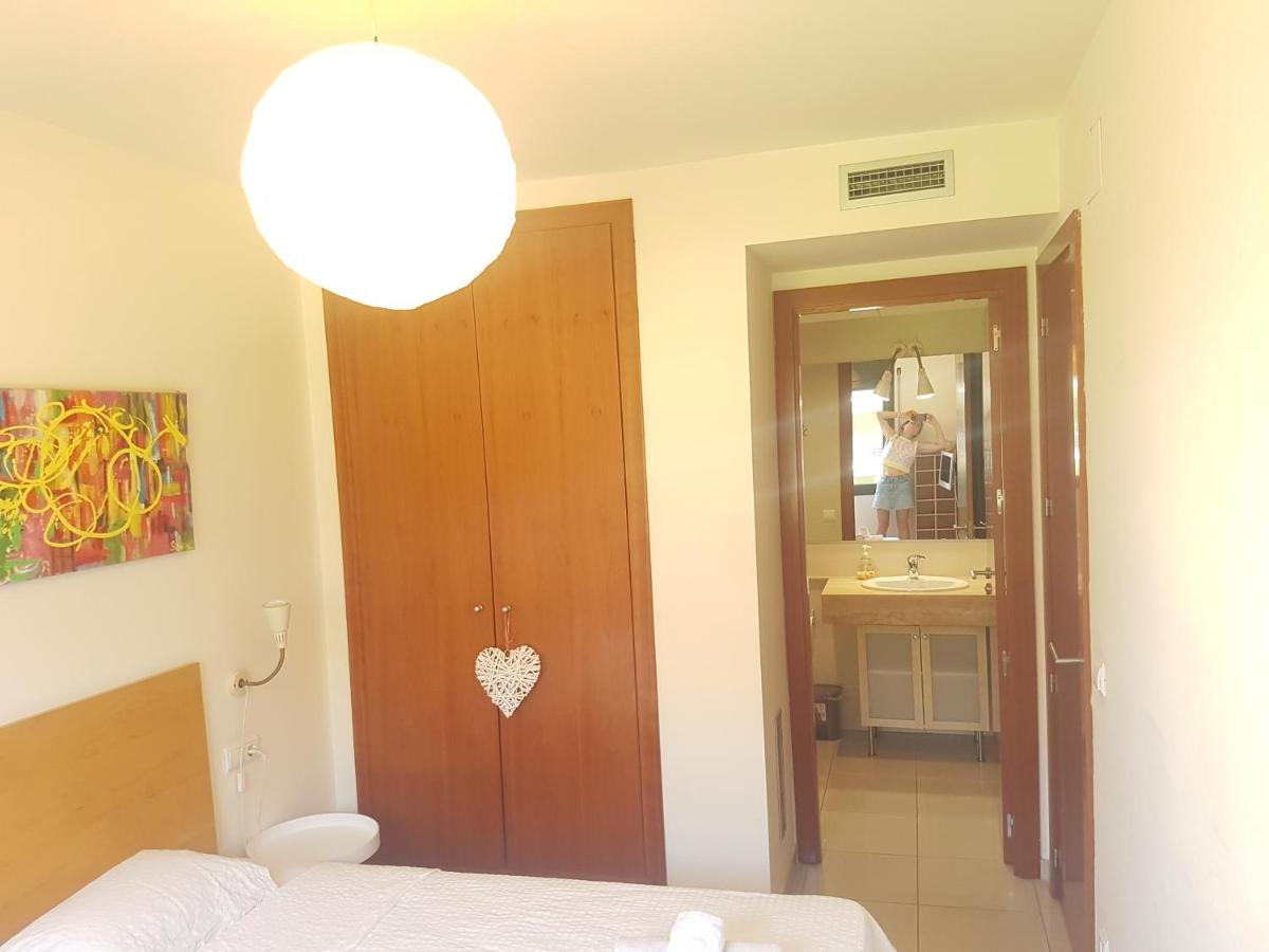 Beautiful Apartment 75M2 With View At The Beach, Pool, Parking Roses Exterior foto