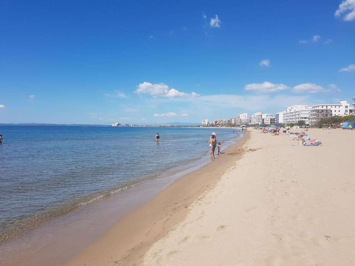 Beautiful Apartment 75M2 With View At The Beach, Pool, Parking Roses Exterior foto